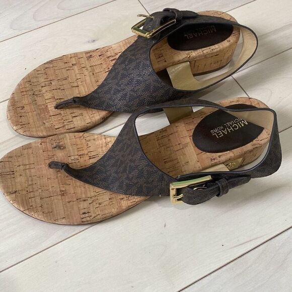 Michael Michael Kors Women's London Logo T-strap Buckle Sandals Brown Size 8.5M - Picture 2 of 6